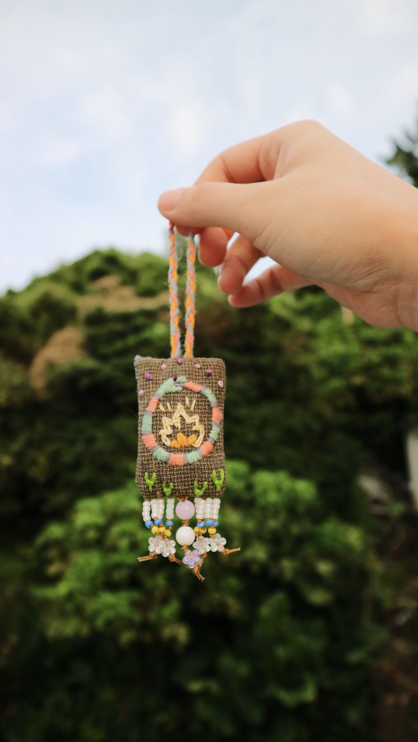 手工刺繡護身香包 Protection Amulet | 附聖木&晶石 | Oddkido Studio