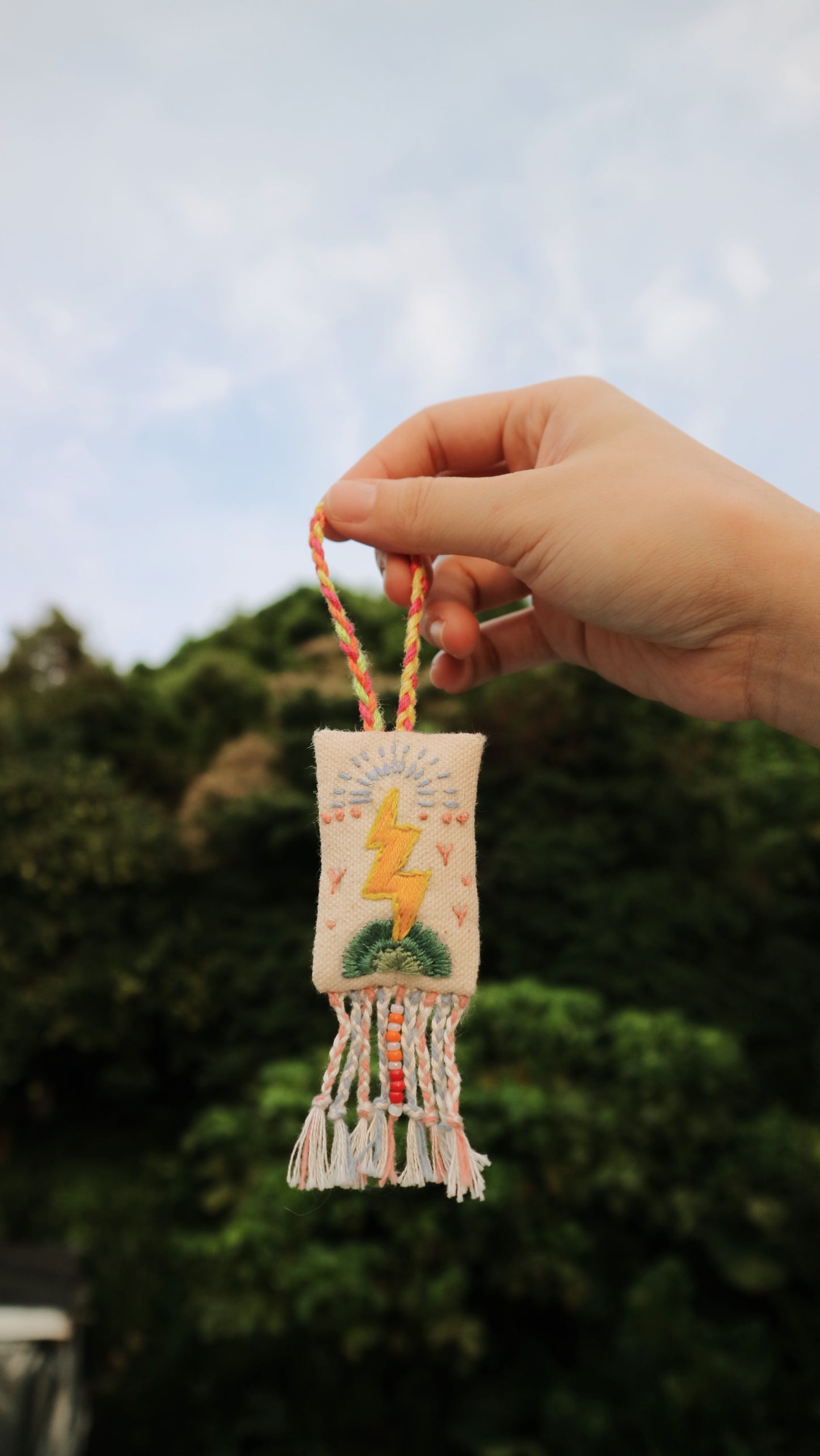 手工刺繡護身香包 Protection Amulet | 附聖木&晶石 | Oddkido Studio